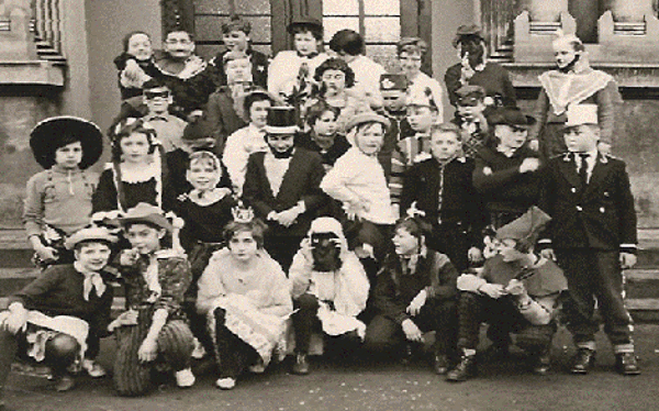 Bild "Willkommen:Klassenfoto_1962_Max-Wiethoff.gif"